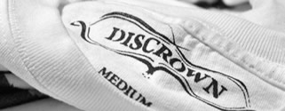 DISCROWN Tシャツ