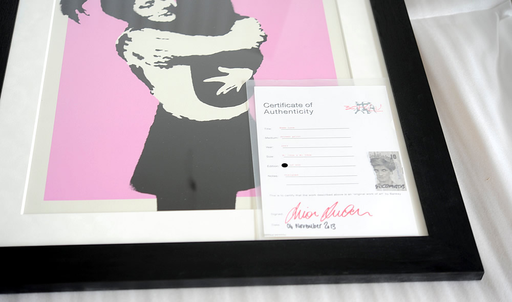 バンクシー（Banksy） -Bomb Hugger（サイン入り）を販売 ー NOISEKING