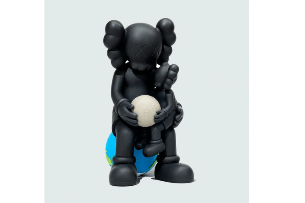 最新入荷 KAWS ー Thailand（Black）フィギュア販売中！ Holiday その他