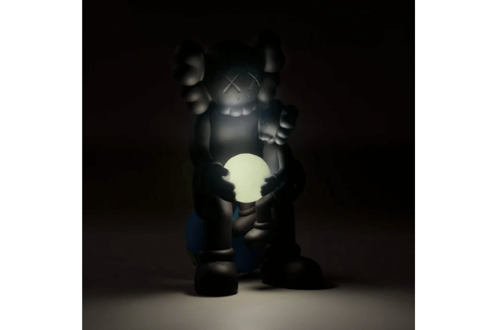 KAWS Holiday Thailand（Black）フィギュア販売中！ ー