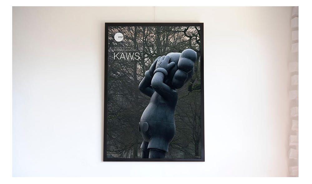 限定マット額装品/KAWS カウズ エキシビジョン限定/HOLIDAY2018 KAWSが新作アイテムを発売 250個限定で抽選販売