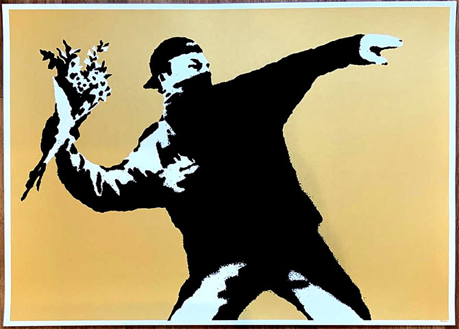 Banksy（バンクシー）Love Is In The Air（Gold） – WCP Reproduction