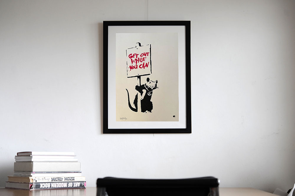 アートポスター/バンクシー・GET OUTネズミ Banksy（バンクシー） -Get Out While You Can Pink COA付き販売