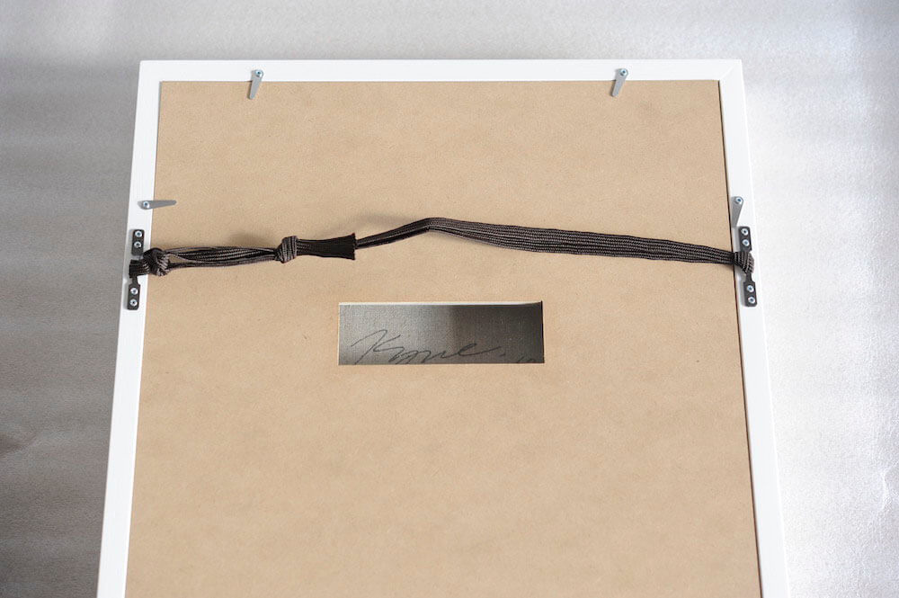 KYNEには珍しい横顔の原画が額縁セットでご購入いただけます！ ー