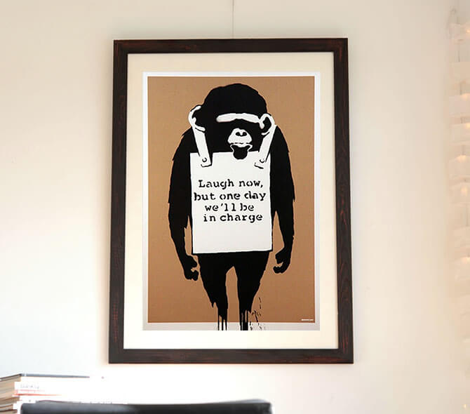 Banksy（バンクシー） -Laugh Now Unsigned COA付き販売 ー NOISEKING